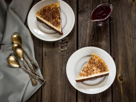 RECIPE MAIN IMAGE Cheesecake aux petits-beurre, aux poires et au chocolat