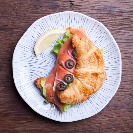 RECIPE MAIN IMAGE Petits croissants au saumon