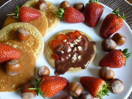 RECIPE MAIN IMAGE Pancakes gourmands avec Côte d'Or Chocolat au lait Dessert