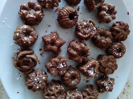 RECIPE MAIN IMAGE Mini gâteaux au chocolat caramel et marshmallows