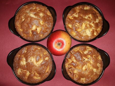 RECIPE MAIN IMAGE Gâteau au pommes en cassolettes