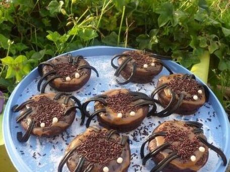 RECIPE MAIN IMAGE Invasion d'araignées au chocolat cœur de caramel