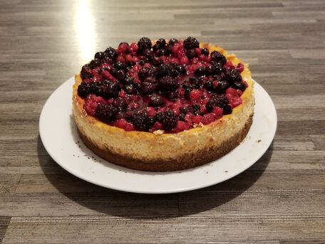 RECIPE MAIN IMAGE Cheesecake classique et fruits rouges