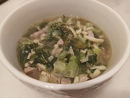 RECIPE MAIN IMAGE Soupe Chinoise “Poulet, Chou Kale”
