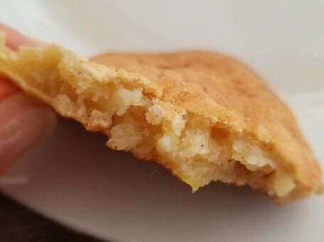 RECIPE MAIN IMAGE Mini pancakes pomme râpée cannelle