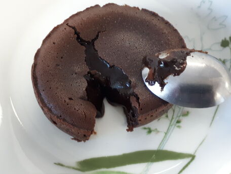 RECIPE MAIN IMAGE Mi-cuit au chocolat noir