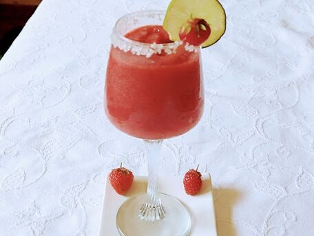 RECIPE MAIN IMAGE Margarita aux fraises congelées