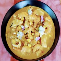 Curry de crevettes et calamar au lait de coco